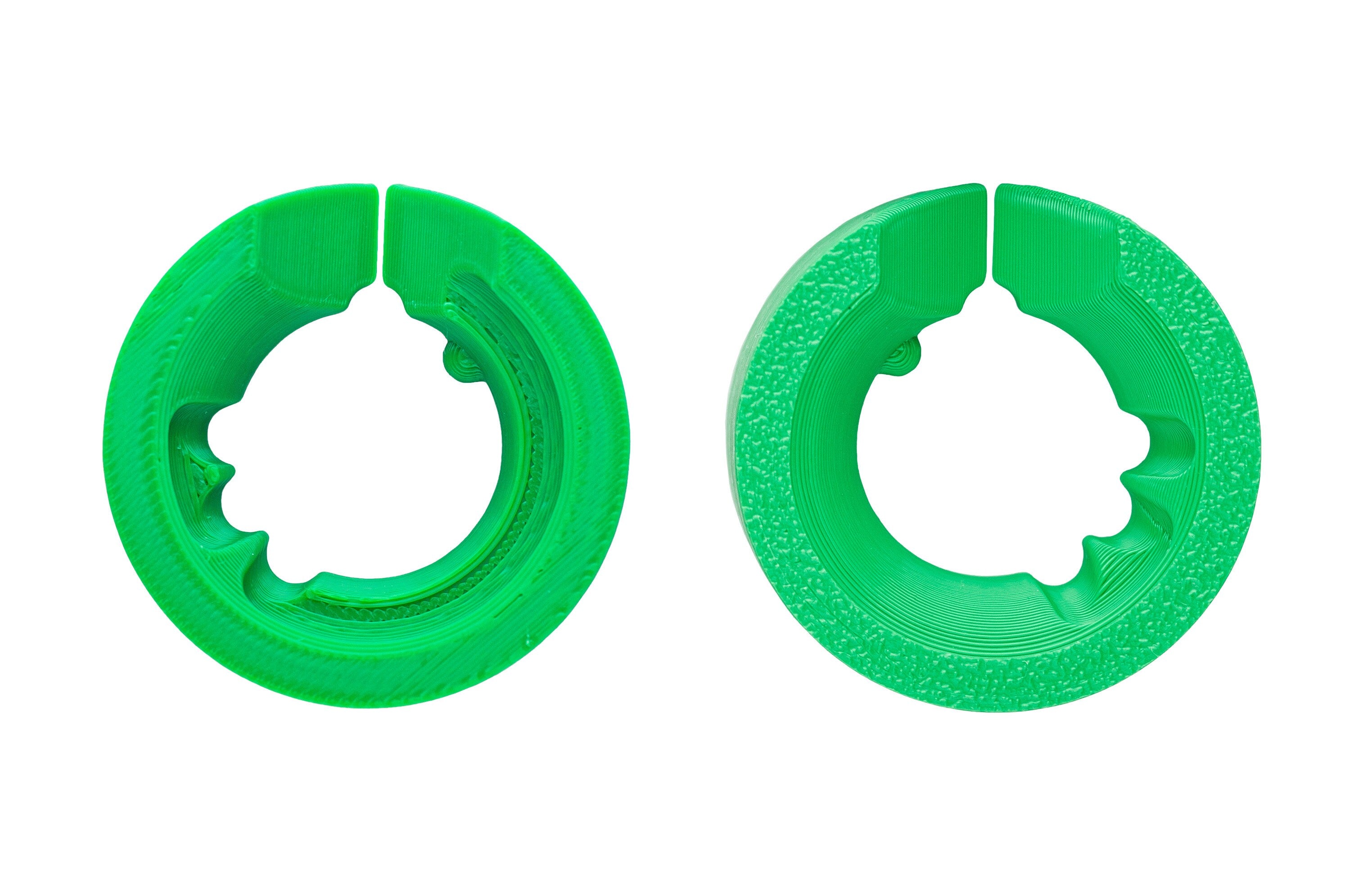 Zigguchain puzzle designed by Oskar van Deventer