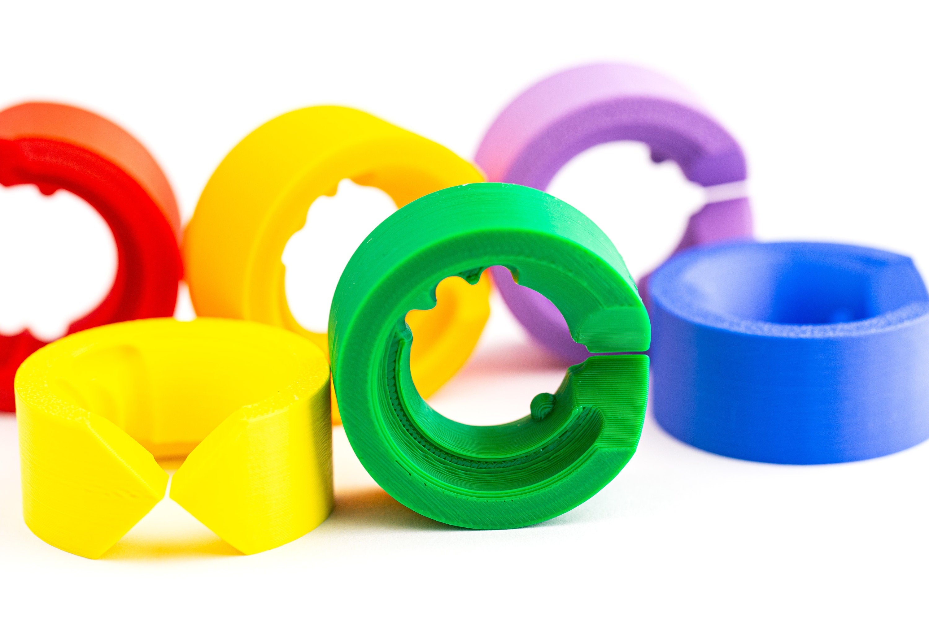 Zigguchain puzzle designed by Oskar van Deventer