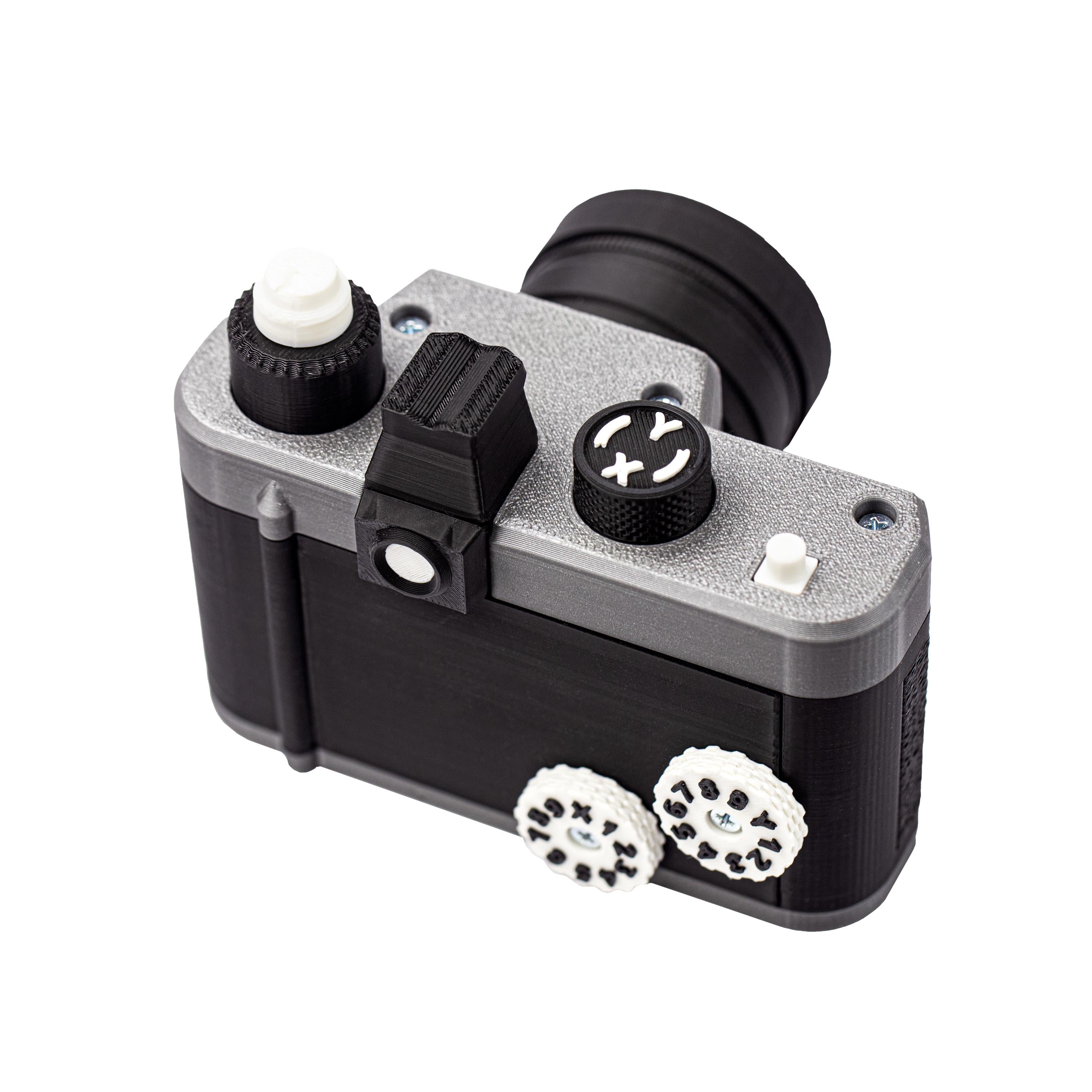🧩 L3NS — Camera-Shaped Sequential Discovery Puzzle