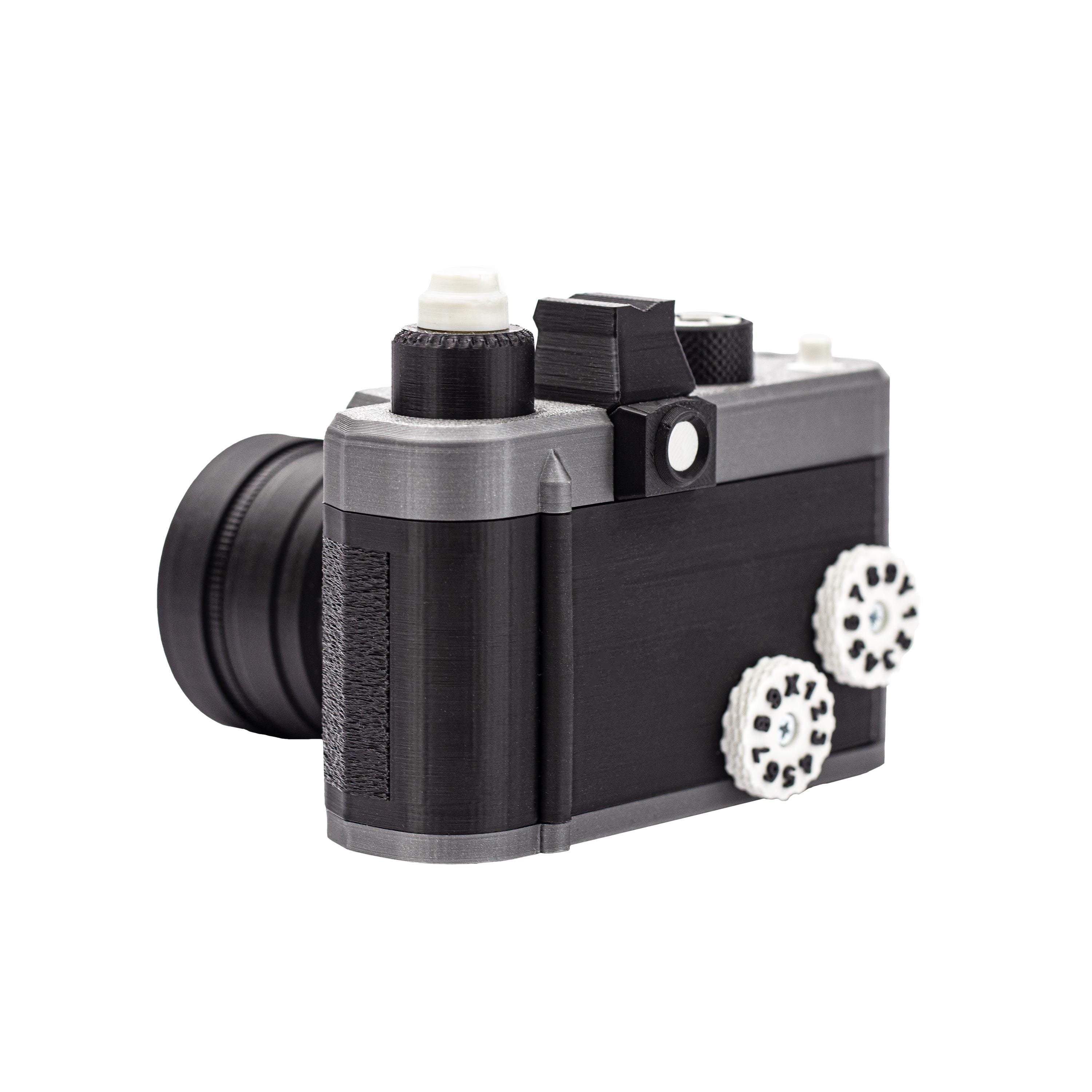🧩 L3NS — Camera-Shaped Sequential Discovery Puzzle