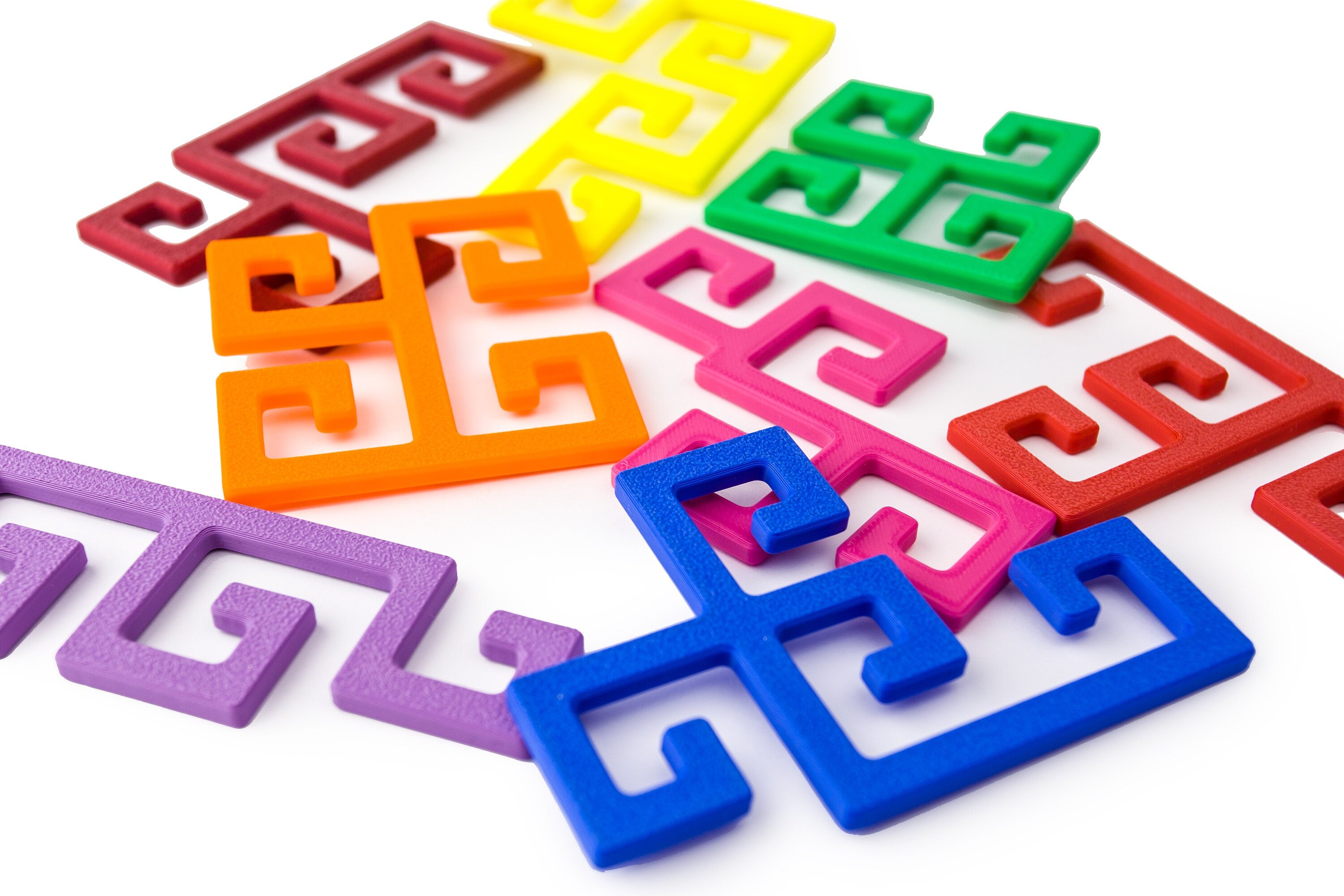 Tetra Spirals - 2D assembly puzzle.