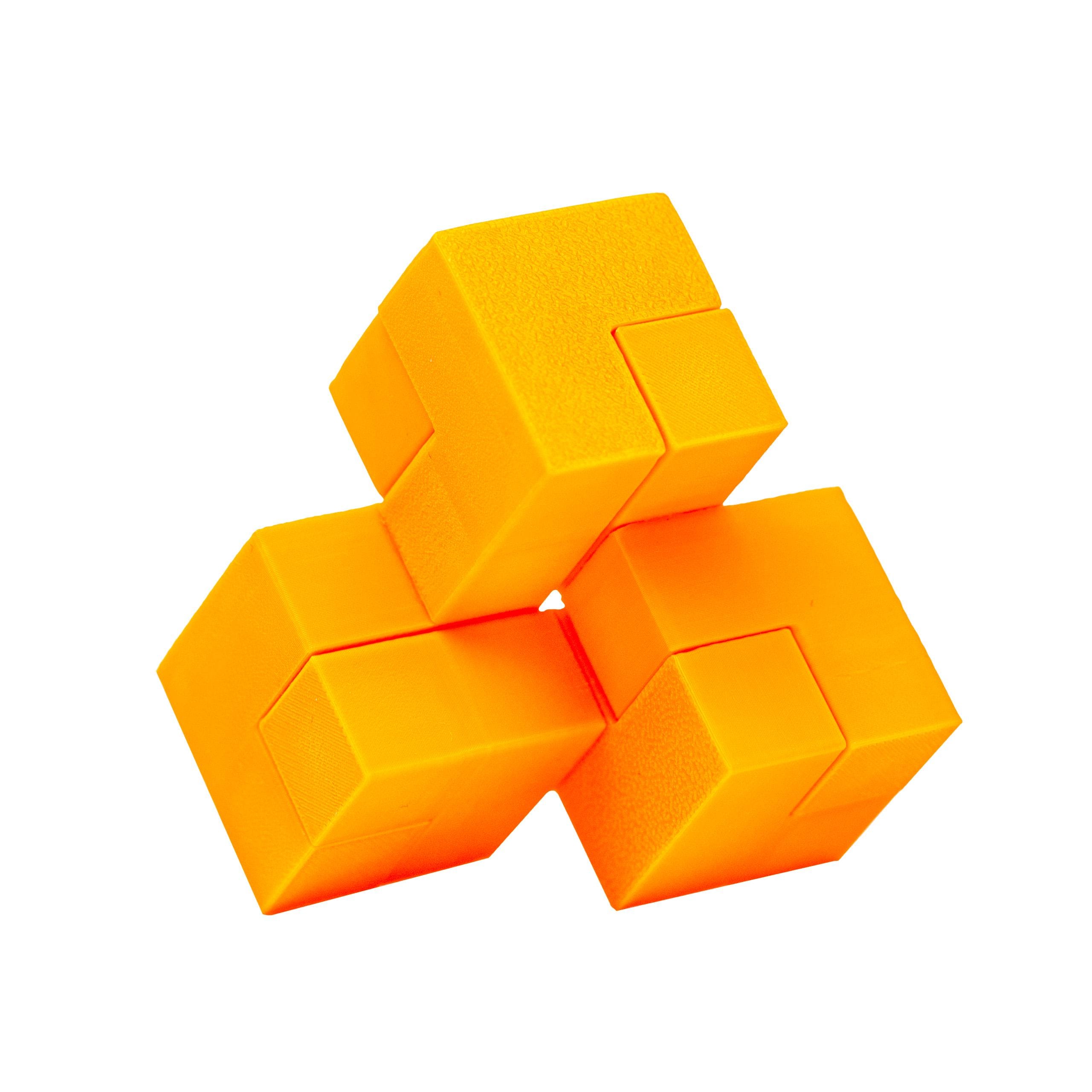 Impossible Triangle of three cubes