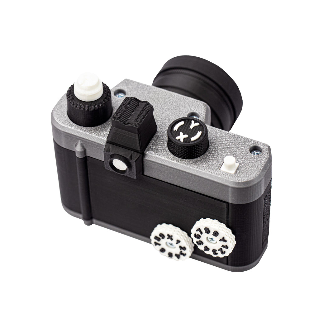🧩 L3NS — Camera-Shaped Sequential Discovery Puzzle